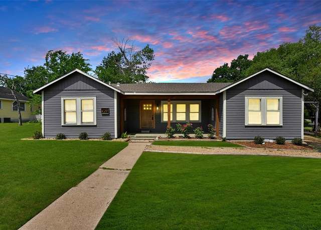 Property at 212 N Miller St, Bellville, TX 77418, 3 beds, 2 baths
