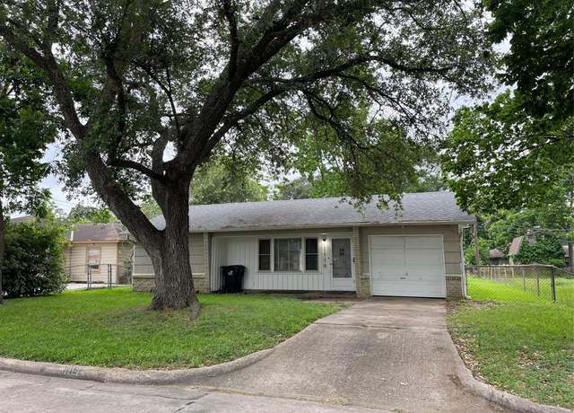 Property at 1116 Austin St, Rosenberg, TX 77471, 2 beds, 1 bath