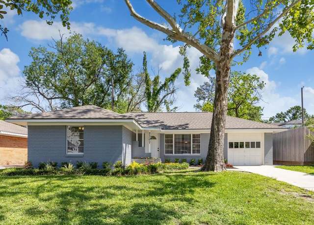 Property at 2307 Gardenia Dr, Houston, TX 77018, 4 beds, 2 baths