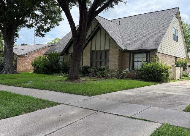 Property at 2707 Field Line Dr, Sugar Land, TX 77479, 4 beds, 2 baths