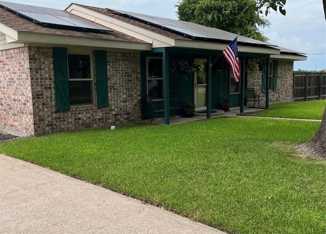 Property at 1707 Shawnee St, Navasota, TX 77868, 3 beds, 2 baths