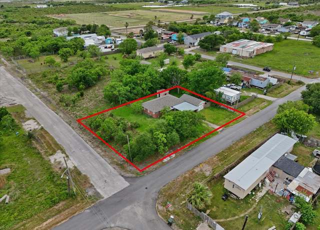 Property at 302 19th St, San Leon, TX 77539, 3 beds, 2 baths