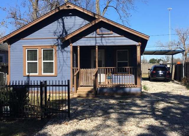 Property at 423 E 28th St, Houston, TX 77008, 2 beds, 1 bath