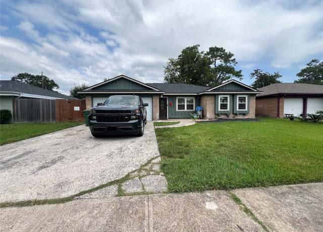 Property at 7705 Parker Rd, Houston, TX 77016, 3 beds, 2 baths