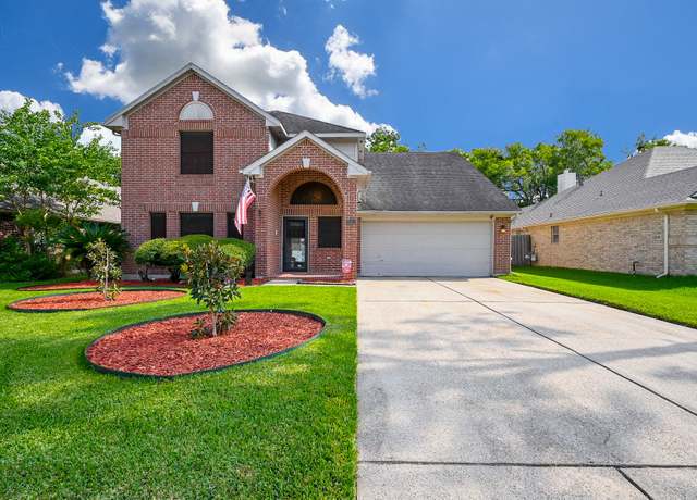 Property at 1013 Chesterwood Dr, Pearland, TX 77581, 3 beds, 2.5 baths