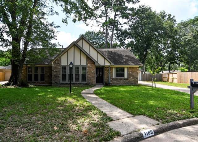Property at 2106 Silver Falls Dr, Houston, TX 77339, 4 beds, 2 baths