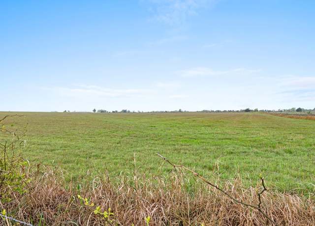 Property at 2433 Wecheta Rd, Fayetteville, TX 78940