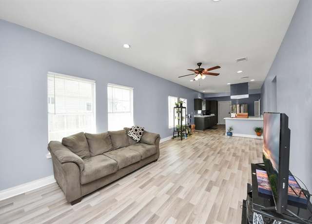 Property at 4415 Lyons Ave, Houston, TX 77020, 2 beds, 2 baths