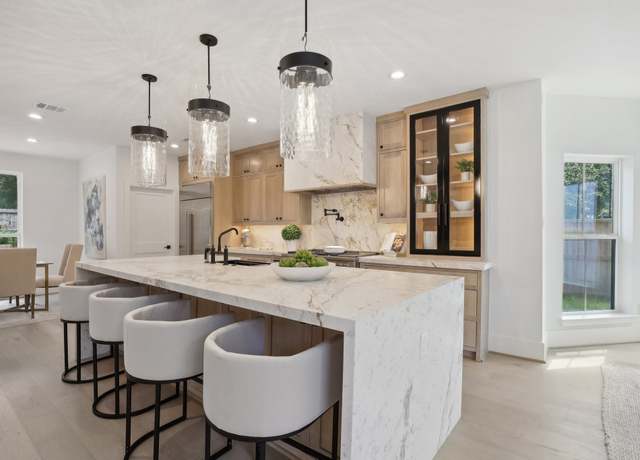 Property at 629 1/2 Rancho Bauer Dr, Houston, TX 77079, 5 beds, 5.5 baths
