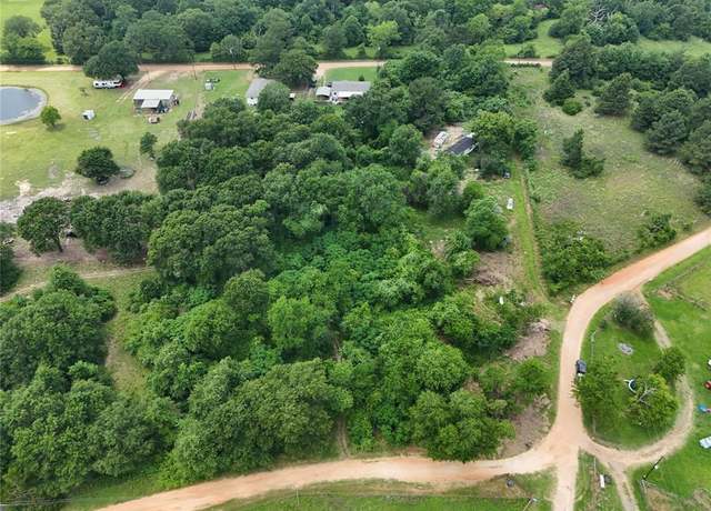 Property at 276 Manning Ln, Madisonville, TX 77864