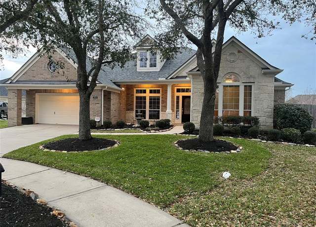 Property at 2904 Lakemist Ct, League City, TX 77573, 4 beds, 3 baths