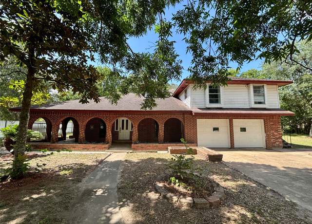 Property at 7947 Moore Dr, Pearland, TX 77584, 5 beds, 4 baths