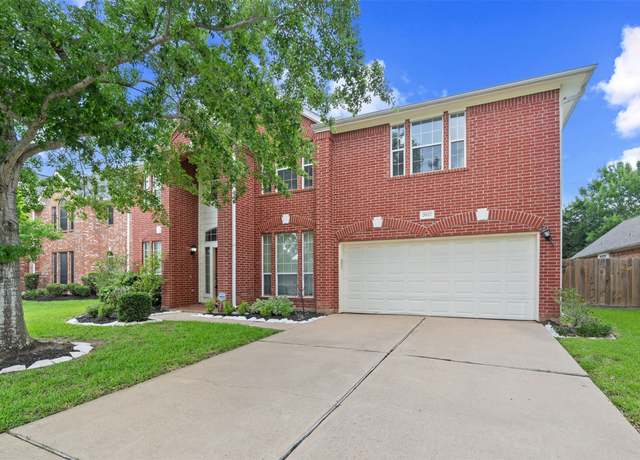 Property at 2022 Grand Willow Ln, Richmond, TX 77469, 5 beds, 3.5 baths