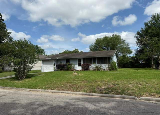 Property at 2281 Des Jardines St, Houston, TX 77023, 4 beds, 1 bath