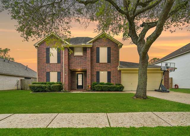 Property at 1912 Prairie Creek Dr, Pearland, TX 77581, 4 beds, 3.5 baths