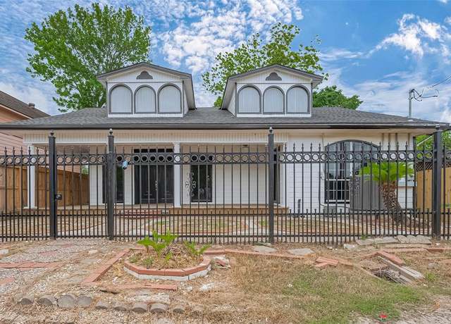 Property at 1922 Warwick Rd, Houston, TX 77093, 6 beds, 4 baths