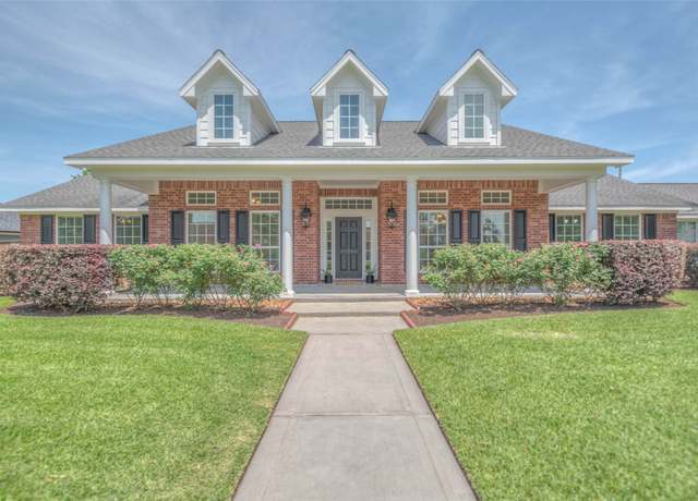 Property at 7028 Longmire Cir, Conroe, TX 77304, 4 beds, 2.5 baths