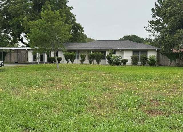 Property at 1327 Hodges Ln, Wharton, TX 77488, 4 beds, 2 baths