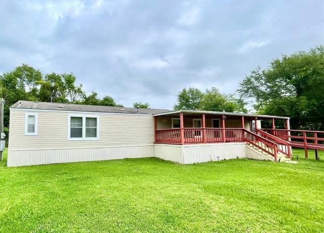Property at 2216 Smith St, Orange, TX 77630, 3 beds, 2 baths