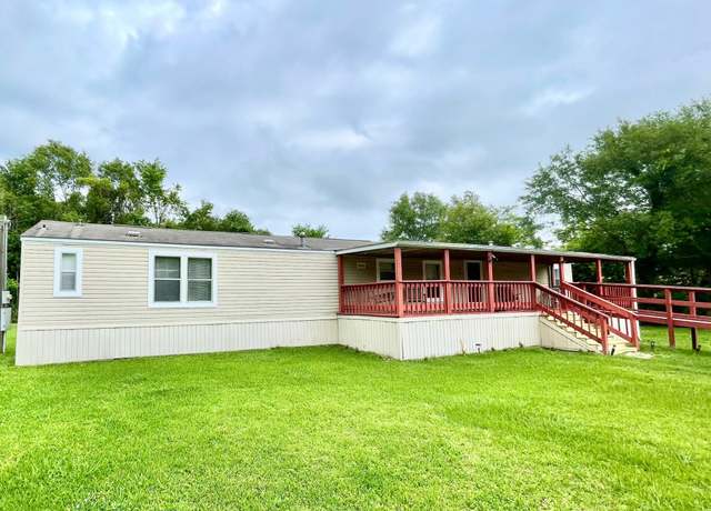 Property at 2216 Smith St, Orange, TX 77630, 3 beds, 2 baths
