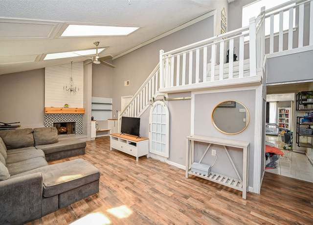 Property at 21435 Park Run Dr, Katy, TX 77450, 5 beds, 2.5 baths