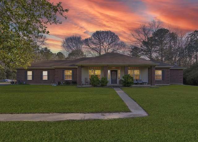 Property at 12638 Maxwell St, Willis, TX 77378, 4 beds, 3 baths