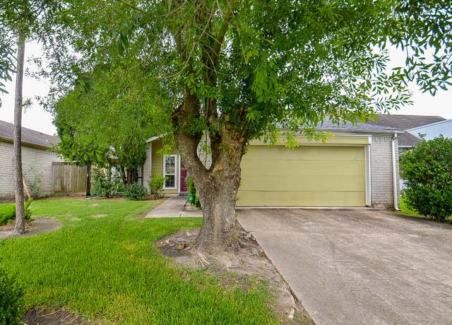 Property at 13807 Beech Hollow Ln, Houston, TX 77082, 3 beds, 2 baths