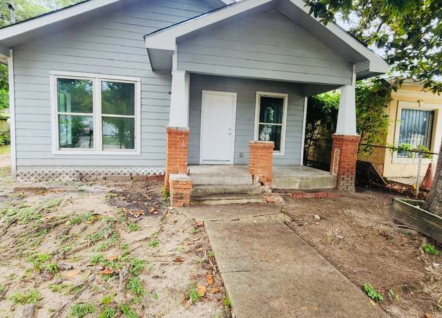 Property at 7706 Canal St, Houston, TX 77012, 3 beds, 2 baths
