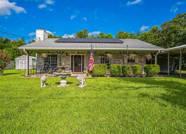 Property at 2605 N 10th St, Orange, TX 77630, 3 beds, 1 bath