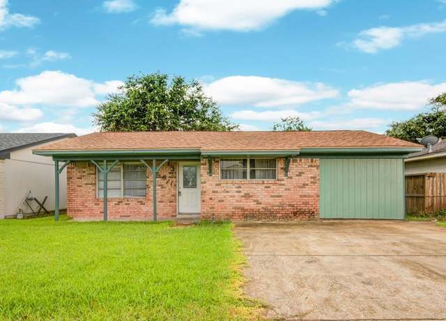 Property at 811 W 7th St, Freeport, TX 77541, 4 beds, 1 bath
