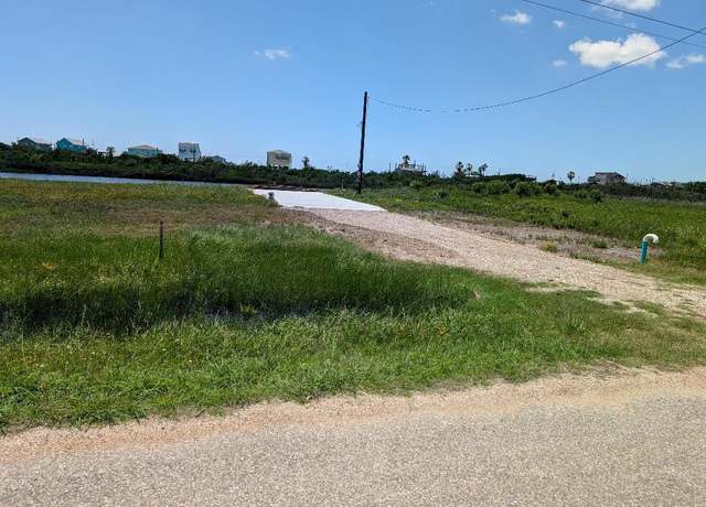 Property at 204 Dolphin Way, Sargent, TX 77414