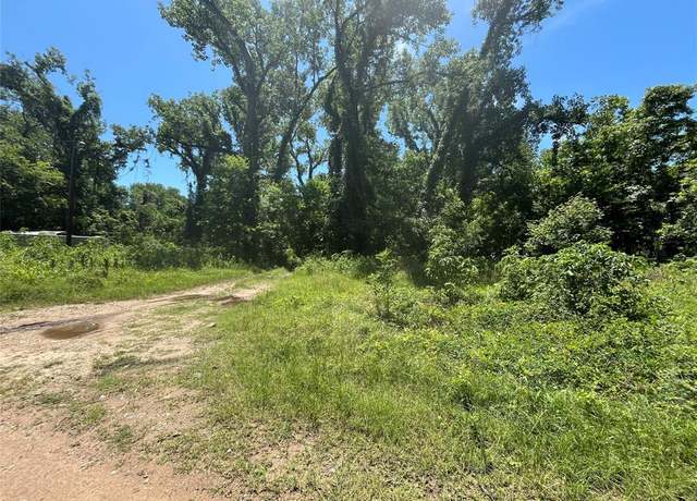Property at 127 Trinity Rd, Dayton Lakes, TX 77535