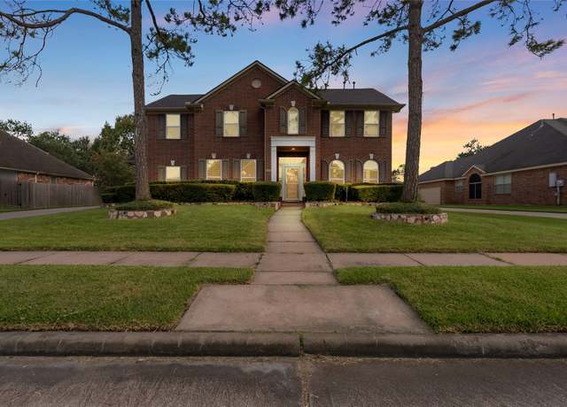 Property at 1412 Cambridge Dr, Friendswood, TX 77546, 4 beds, 3.5 baths