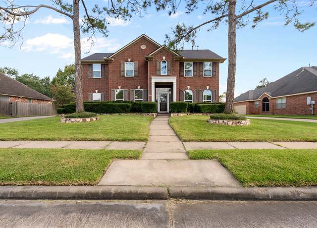 Property at 1412 Cambridge Dr, Friendswood, TX 77546, 4 beds, 3.5 baths