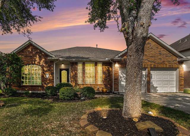 Property at 1753 Silver Bend Dr, Dickinson, TX 77539, 4 beds, 3 baths