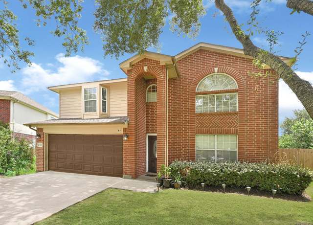 Property at 129 Breezy Shore Ct, Dickinson, TX 77539, 3 beds, 2.5 baths