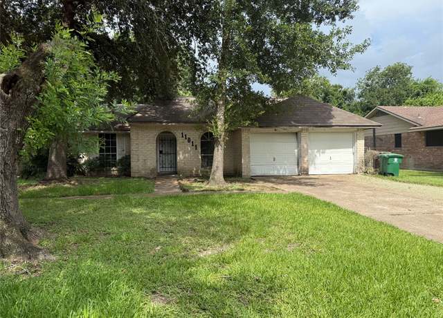 Property at 11011 Burningbush Ln, Houston, TX 77016, 3 beds, 1.5 baths