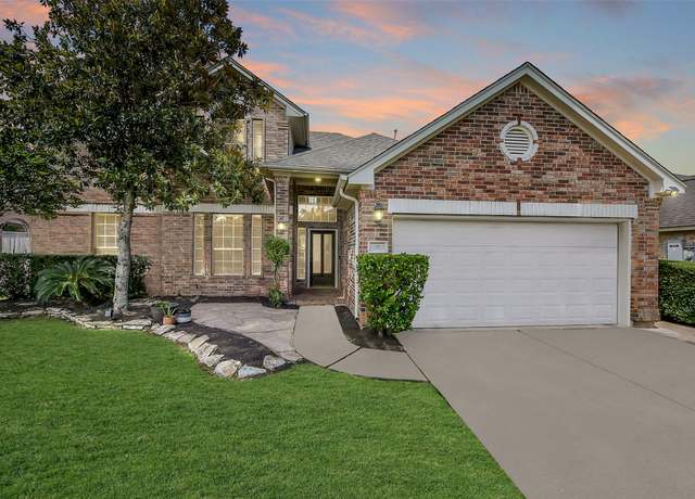 Property at 1203 Shadowbend St, Pearland, TX 77581, 4 beds, 2.5 baths