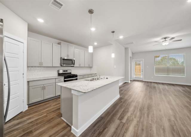 Property at 18033 Martin Pines Dr, Montgomery, TX 77316, 4 beds, 3.5 baths