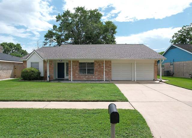 Property at 16126 La Avenida Dr, Houston, TX 77062, 3 beds, 2 baths