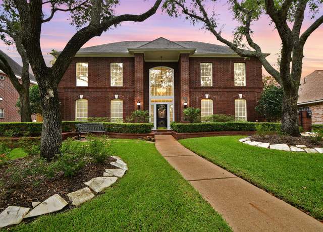 Property at 7014 Greatwood Trails Ct, Sugar Land, TX 77479, 5 beds, 3.5 baths