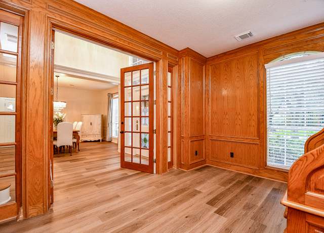 Property at 7014 Greatwood Trails Ct, Sugar Land, TX 77479, 5 beds, 3.5 baths
