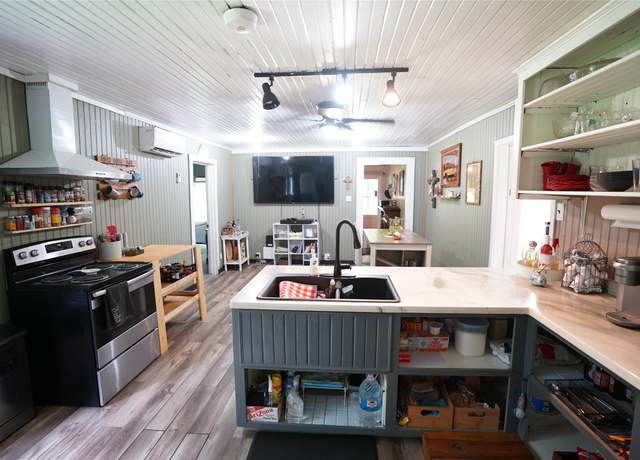 Property at 1681 Menard Chapel Rd, Livingston, TX 77351, 5 beds, 4 baths