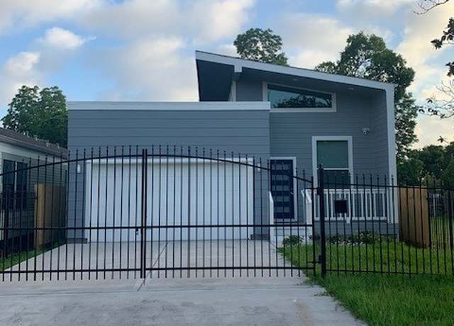 Property at 1019 E 37th St, Houston, TX 77022, 3 beds, 2 baths