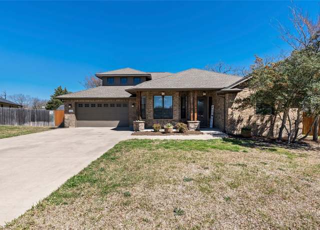 Property at 1114 Hopewell Ct, College Station, TX 77845, 5 beds, 3.5 baths