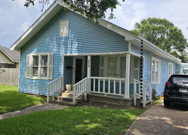 Property at 518 Bowie St, Liberty, TX 77575, 3 beds, 2 baths
