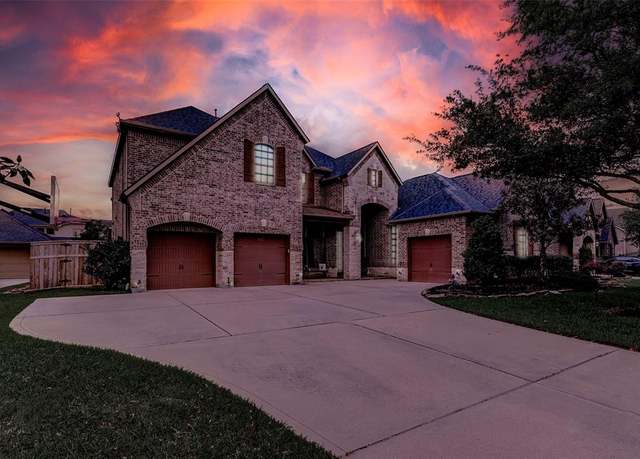 Property at 5722 Spring River Ln, Fulshear, TX 77441, 5 beds, 4.5 baths