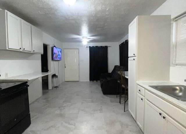 Property at 3440 Texas Ave, Texas City, TX 77590, 2 beds, 1 bath