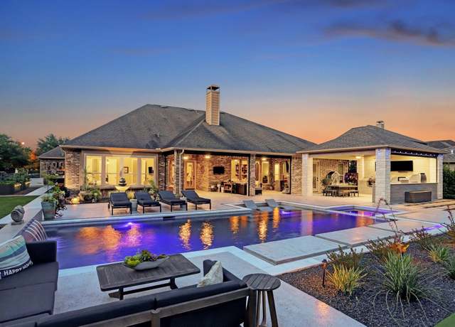 Property at 5111 Water Oak Cres, Fulshear, TX 77441, 5 beds, 4.5 baths