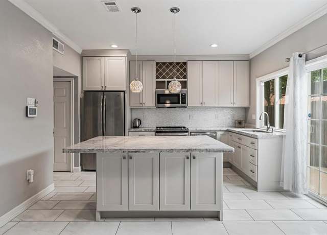 Property at 820 Threadneedle St #248, Houston, TX 77079, 3 beds, 2.5 baths